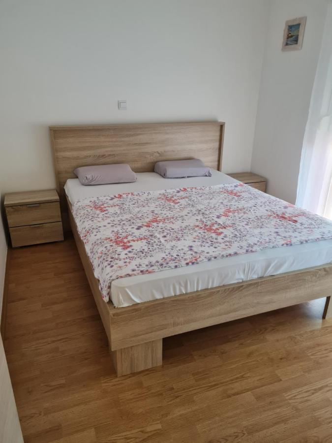 Apartment Nora Near The Beach Pula Exterior foto